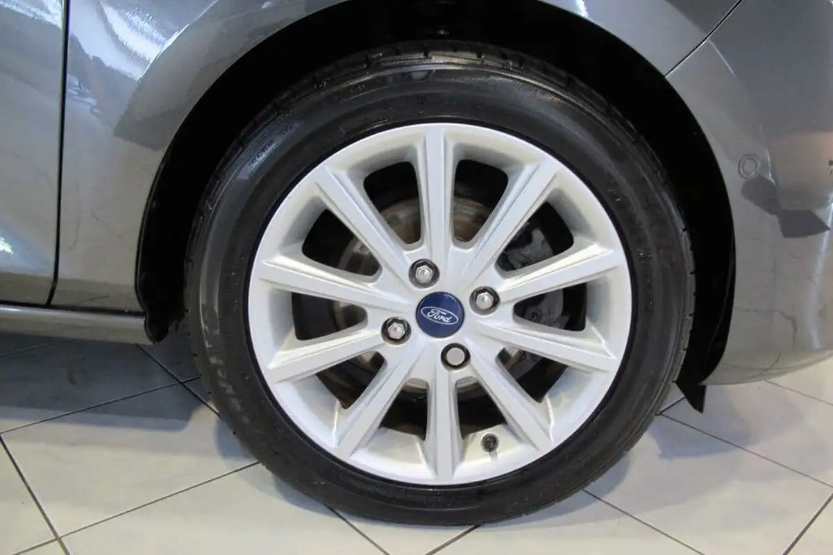 2017-ford-fiesta-10t-titanium-100ps-ecoboost-ss-5d-big-47