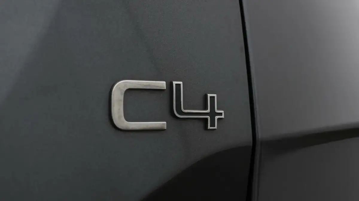 2022-citroen-c4-big-22