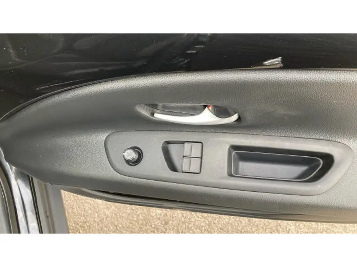2023-toyota-aygo-x-10-vvt-i-pure-cvt-big-32