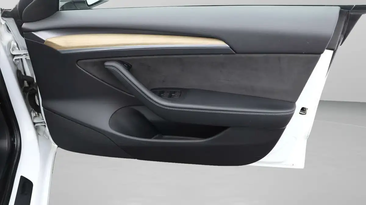 2020-tesla-model-3-e-long-range-big-14