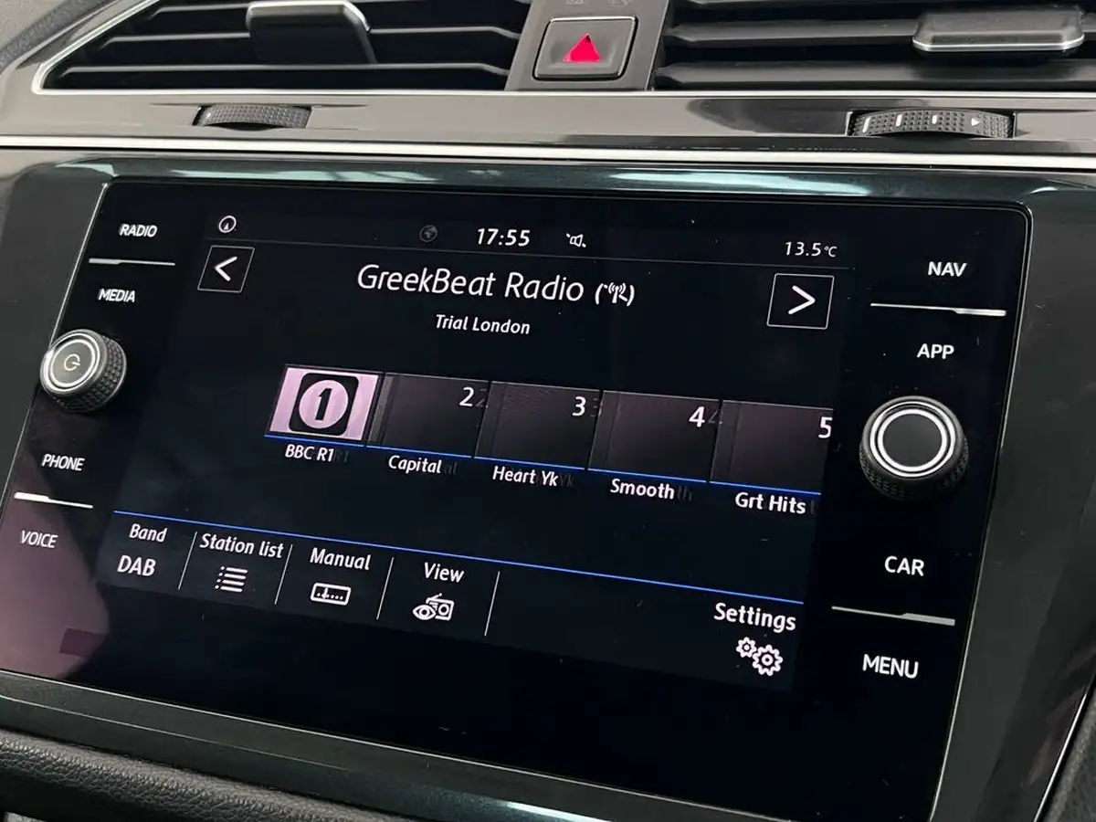 2018-volkswagen-tiguan-20tdi-se-navigation-150ps-ss-dsg-big-22