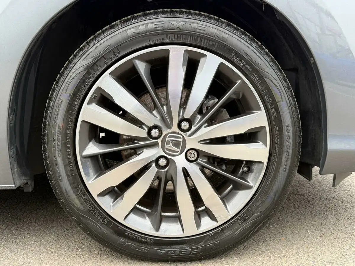 2019-honda-jazz-13-i-vtec-ex-navi-cvt-big-21