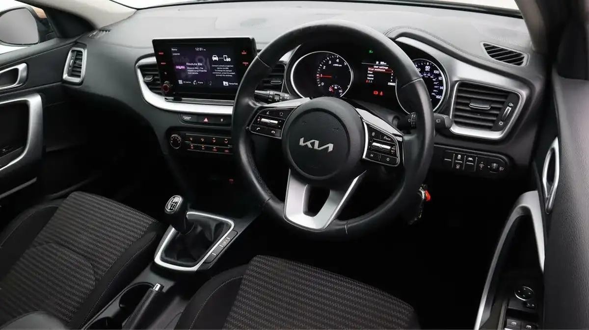 2022-kia-xceed-10-t-gdi-2-big-9
