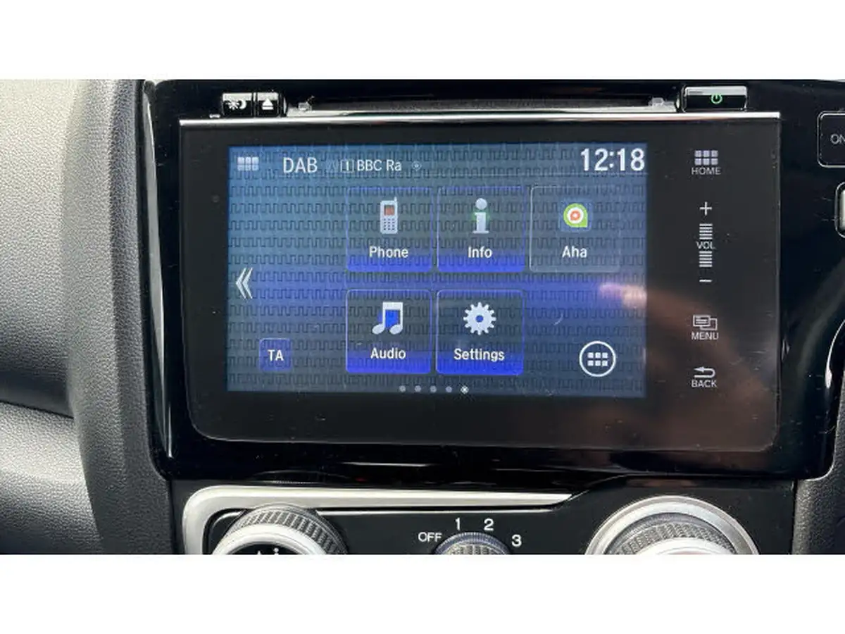 2019-honda-jazz-13-i-vtec-se-cvt-big-27