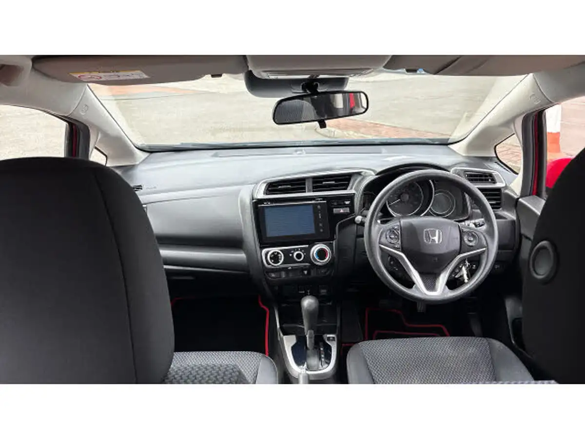 2019-honda-jazz-13-i-vtec-se-cvt-big-3
