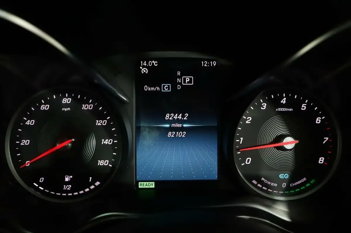 2018-mercedes-benz-c-class-15-c200-sport-ss-saloon-4d-big-18