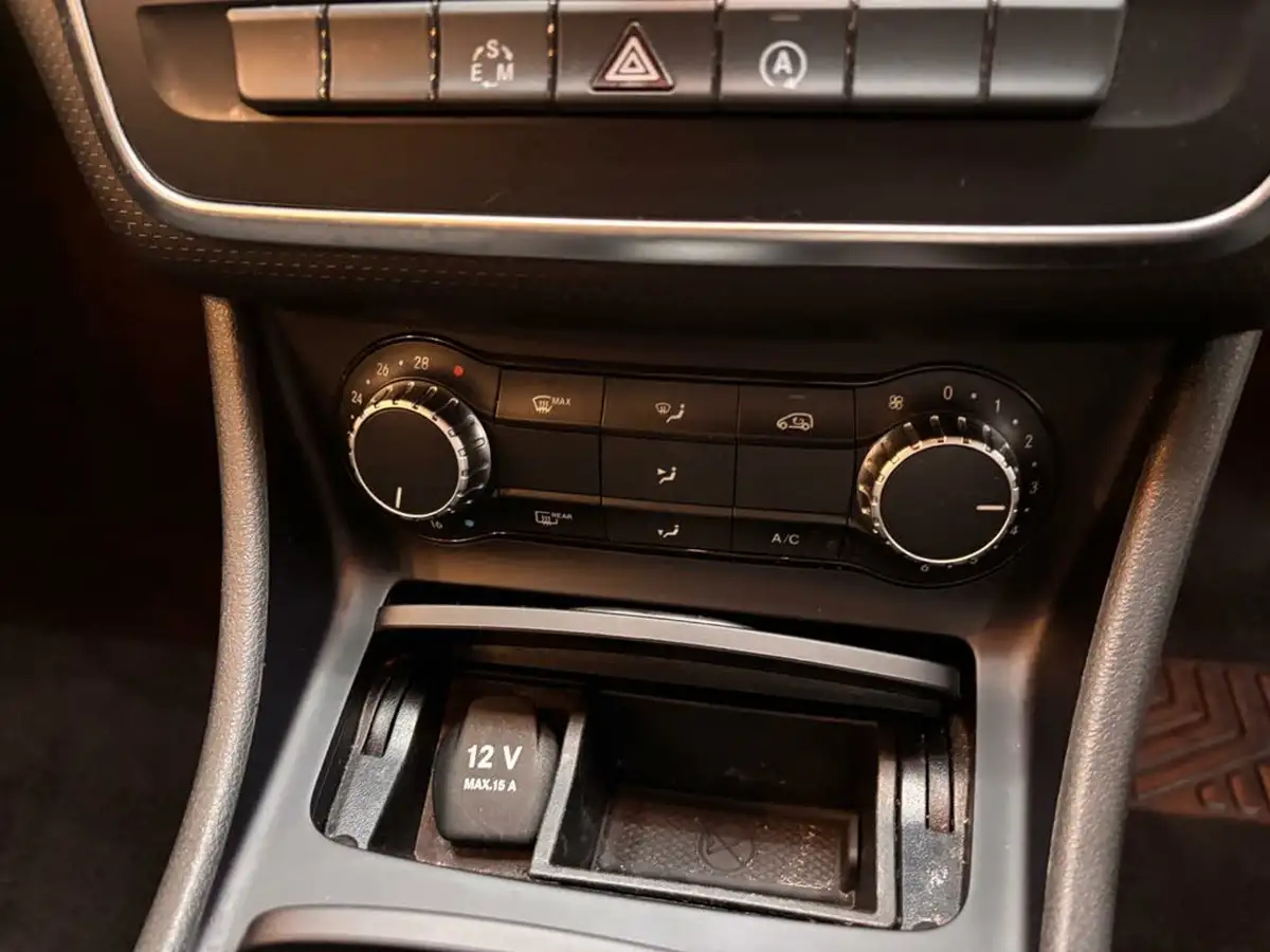 2015-mercedes-benz-a-class-15-cdi-a180-sport-109ps-7g-dct-big-39