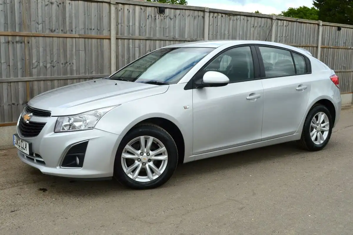 2013-chevrolet-cruze-16-lt-hatchback-auto-big-13