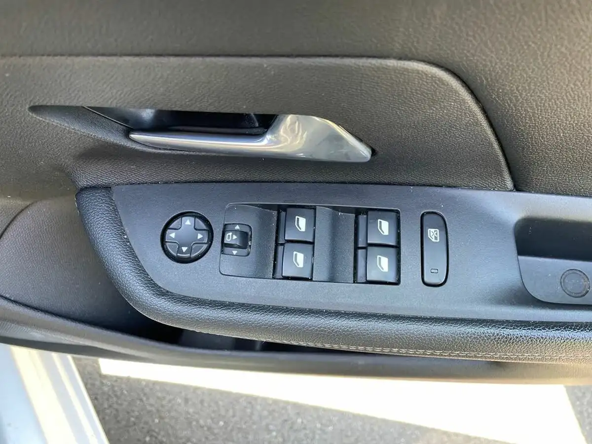 2022-vauxhall-mokka-12-sri-premium-130ps-big-19