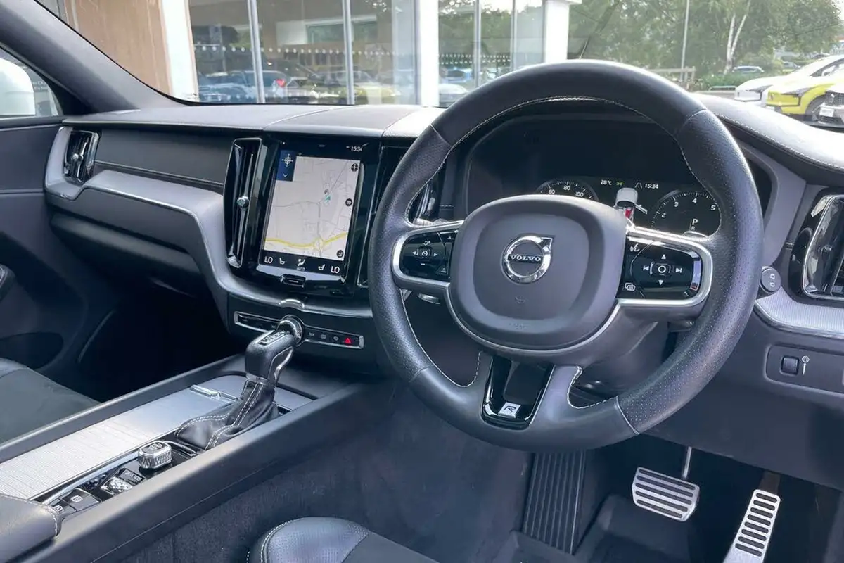 2019-volvo-xc60-20-t5-r-design-pro-awd-big-24