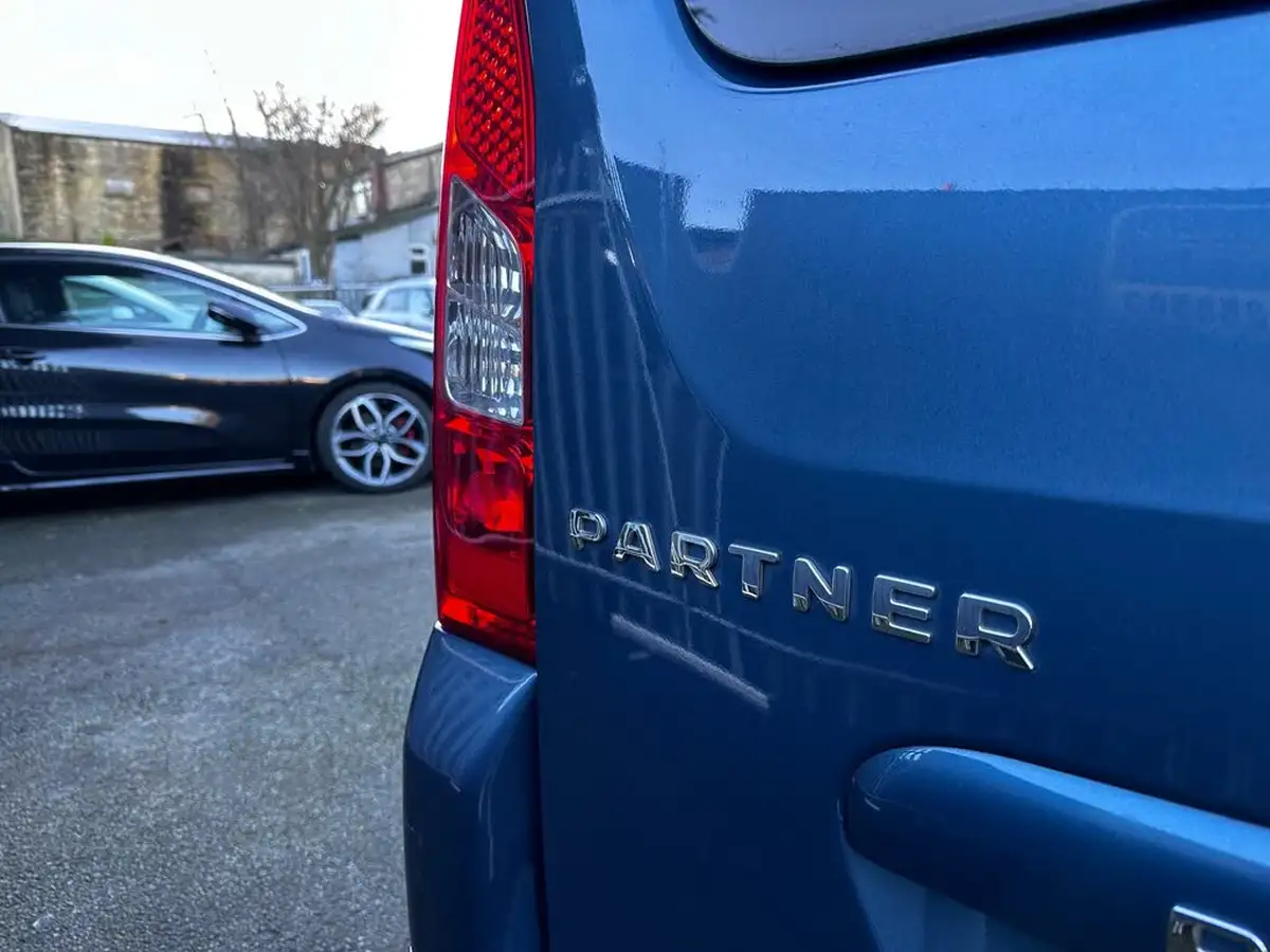 2012-peugeot-partner-big-6