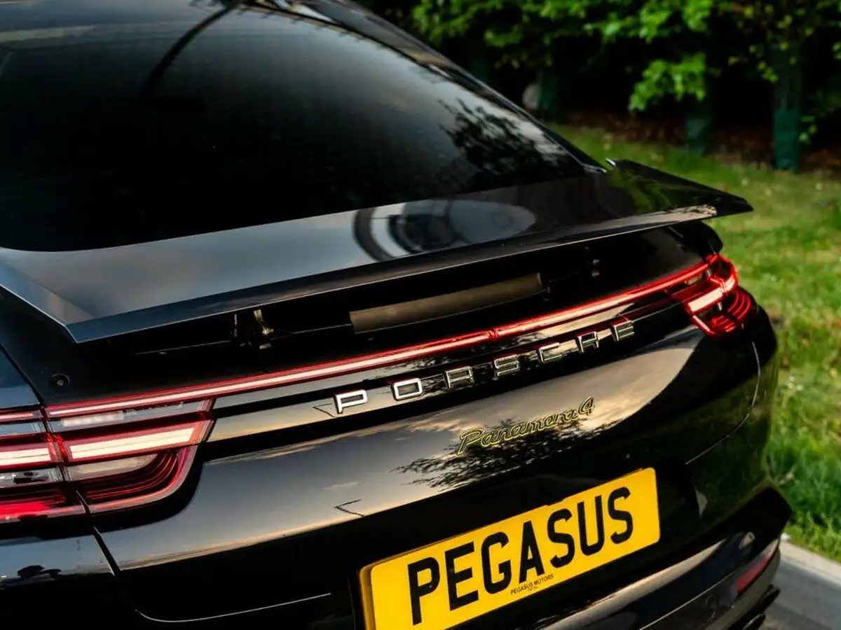 2018-porsche-panamera-29-v6-4-e-hybrid-sport-turismo-big-8