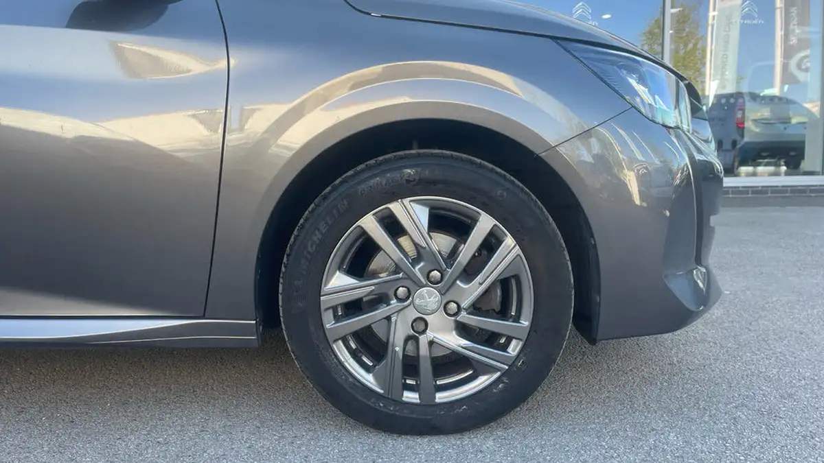 2022-peugeot-208-12-puretech-active-premium-100ps-big-16