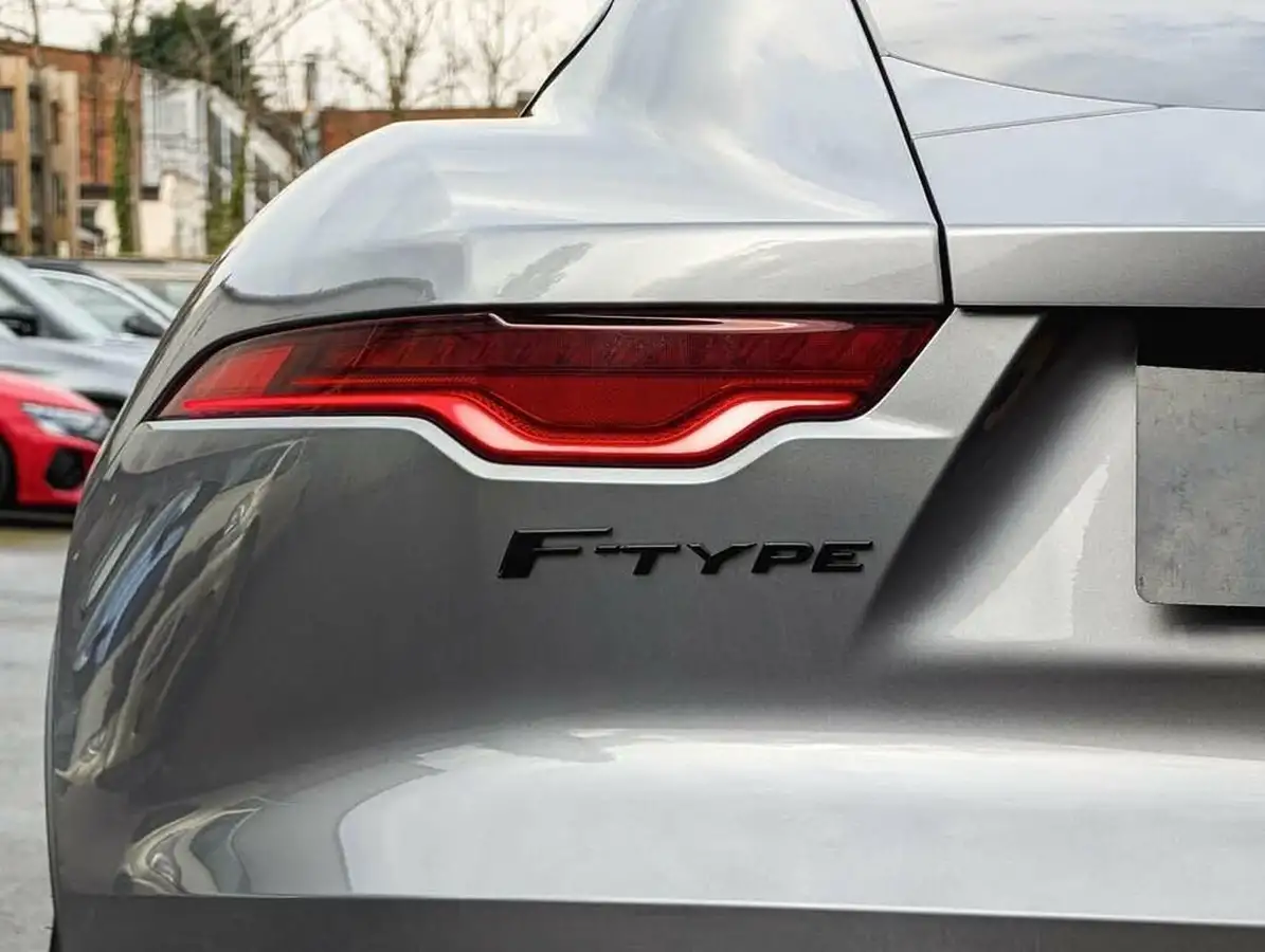 2022-jaguar-f-type-50-v8-p450-r-dynamic-awd-coupe-big-14