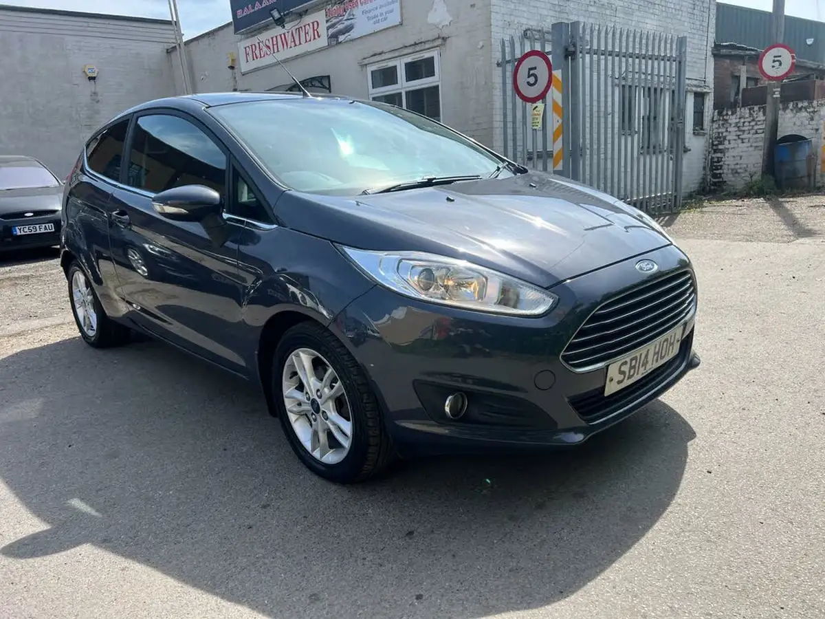 2014-ford-fiesta-10-zetec-100ps-ecoboost-ss-3d-big-0