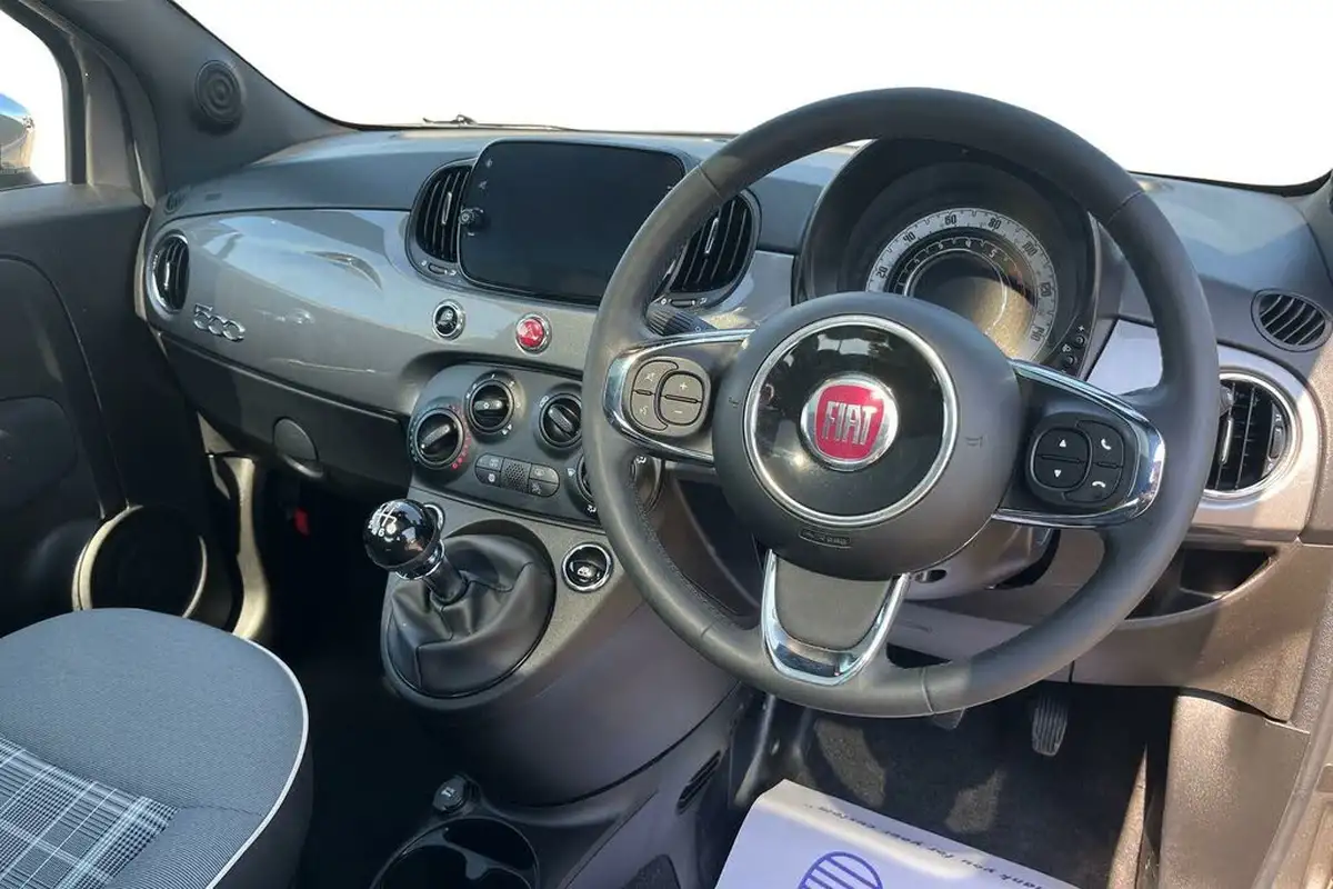 2021-fiat-500-10-lounge-big-5