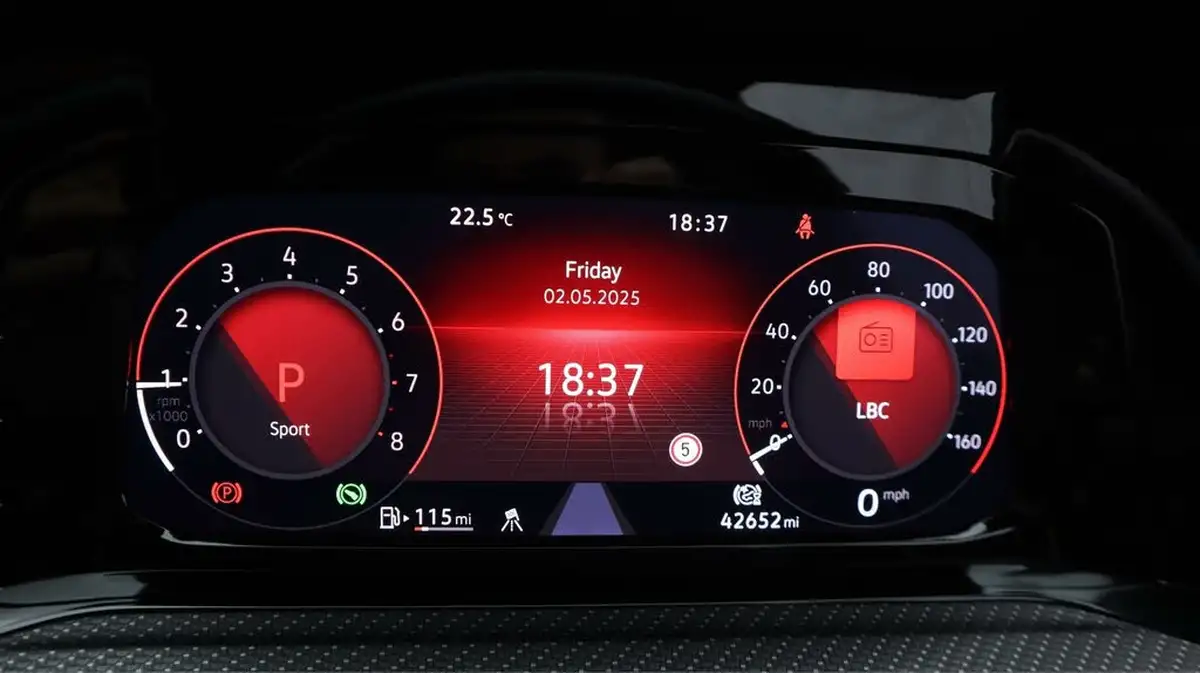 2021-volkswagen-golf-big-14