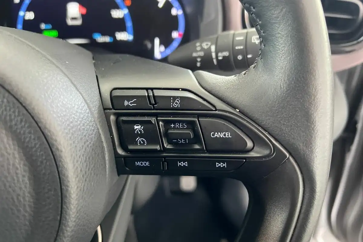 2023-toyota-yaris-cross-15-vvt-i-excel-awd-i-big-8