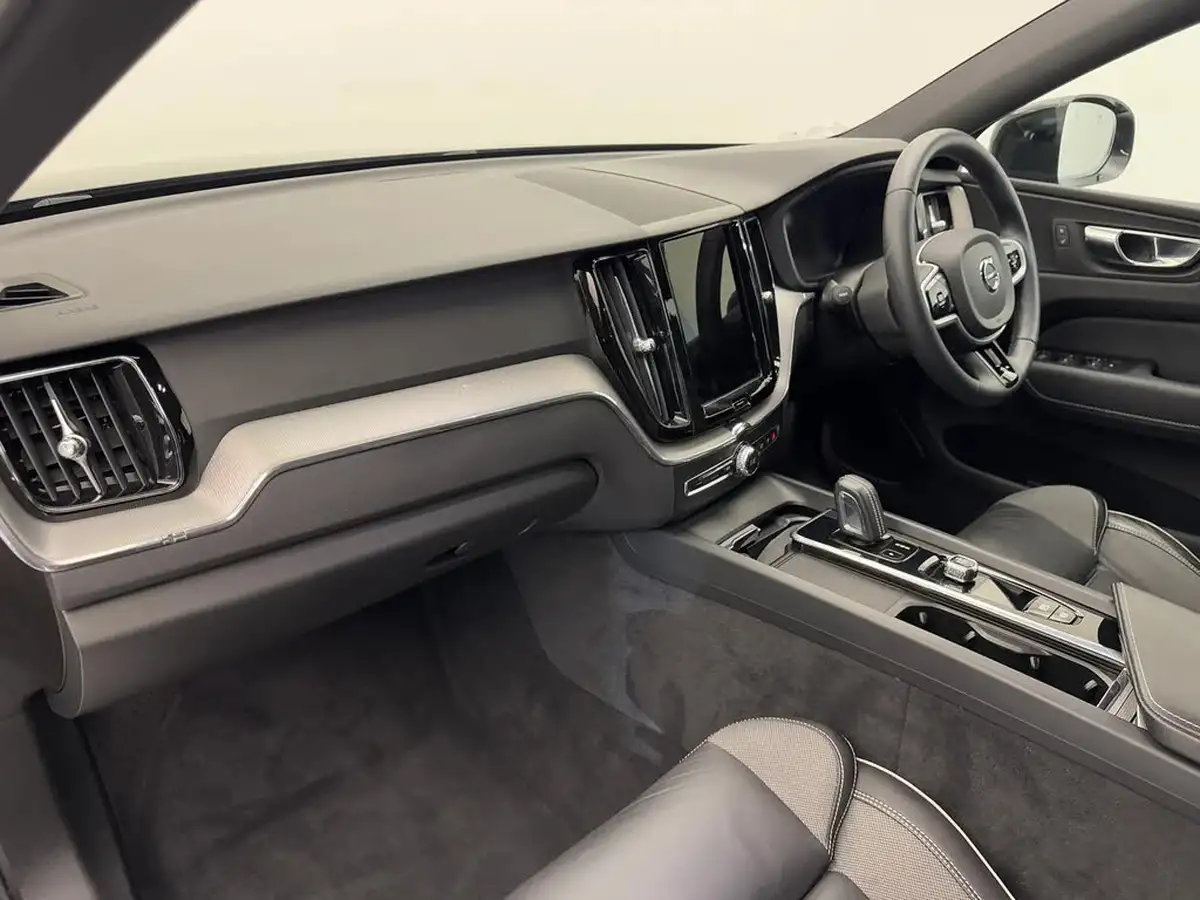 2021-volvo-xc60-20td-b4-r-design-awd-big-17