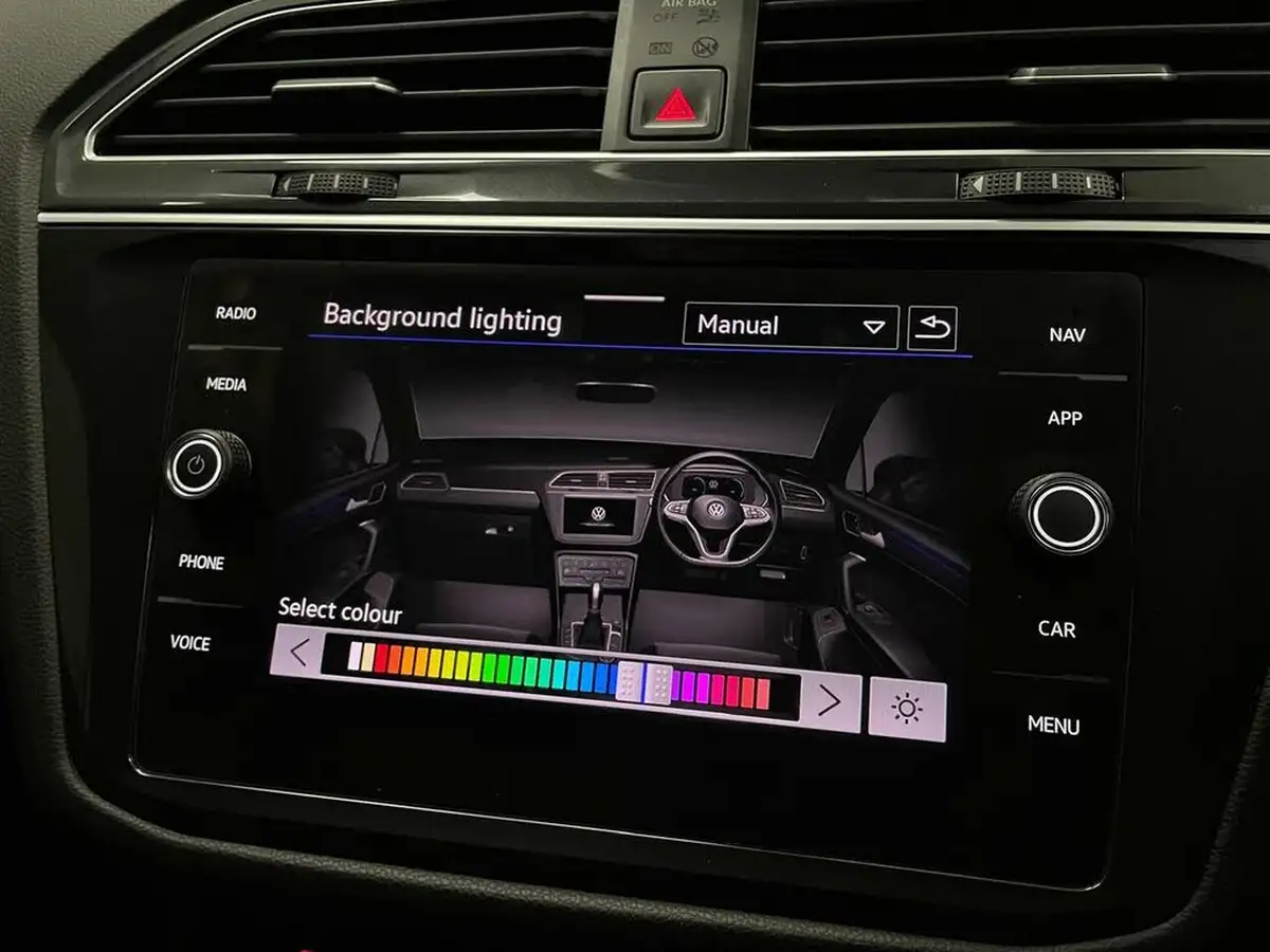 2021-volkswagen-tiguan-big-27