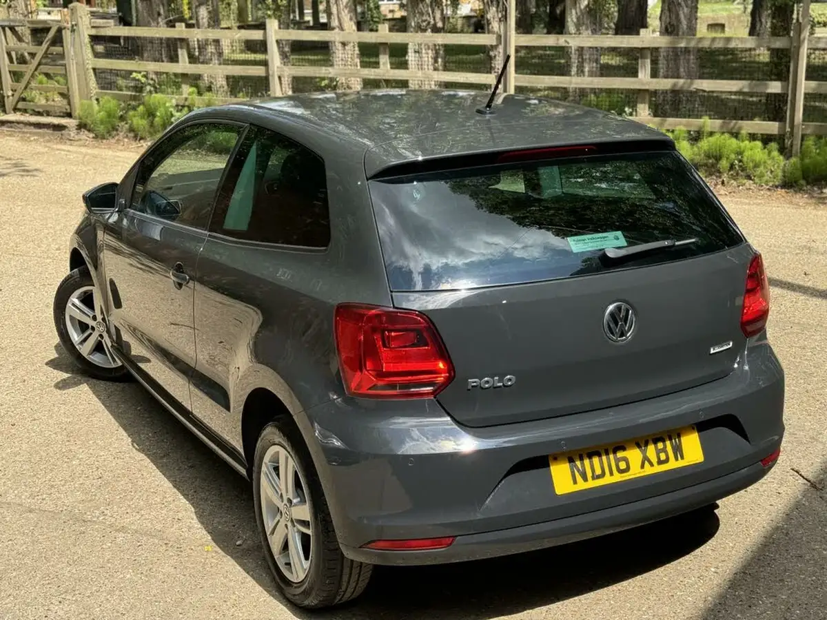 2016-volkswagen-polo-10-match-60ps-3d-big-18