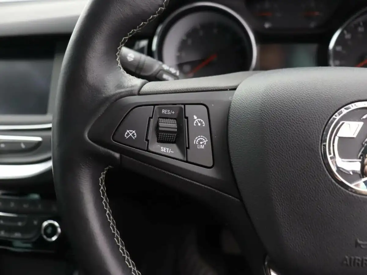 2019-vauxhall-astra-14i-16v-turbo-griffin-ss-big-25
