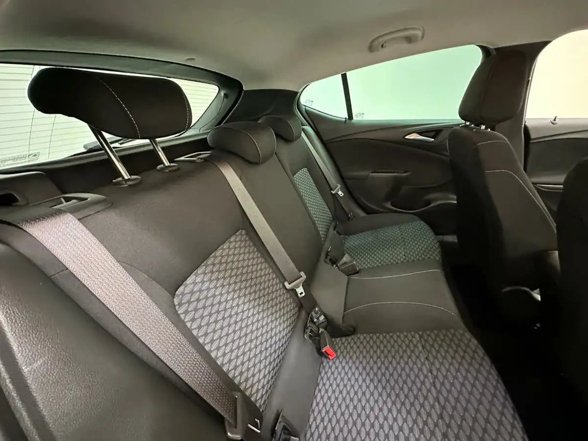 2020-vauxhall-astra-15-turbo-d-business-edition-nav-105ps-hatchback-big-16