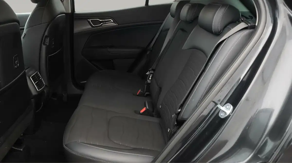 2023-kia-sportage-16-t-gdi-3-148bhp-big-16