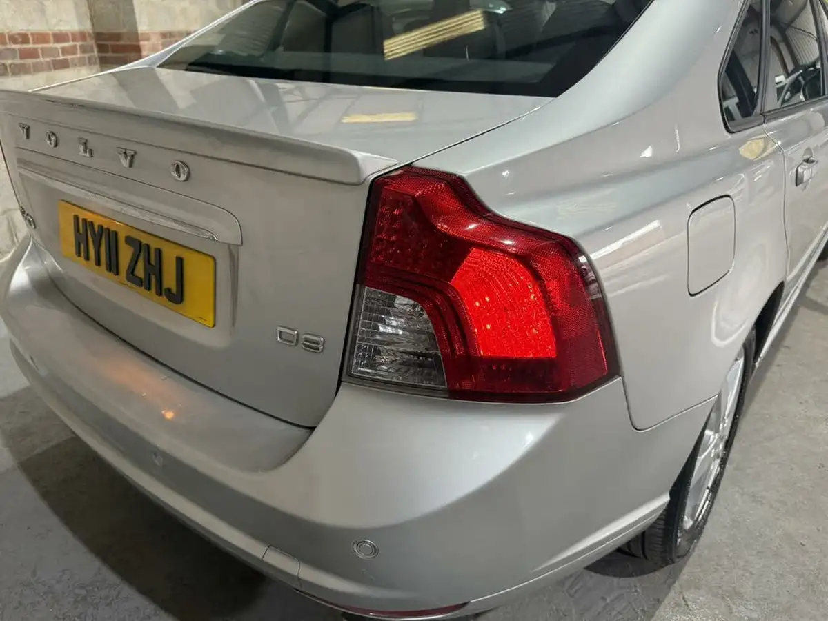 2011-volvo-s40-20td-d3-se-lux-148bhp-big-42