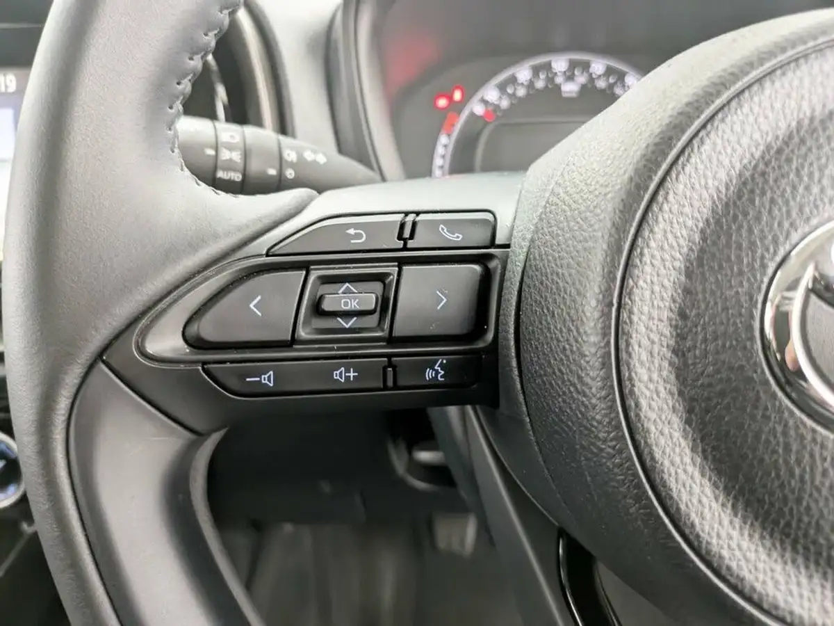 2023-toyota-aygo-x-10-vvt-i-pure-big-21