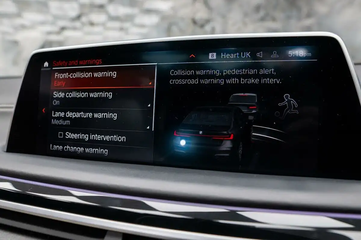 2020-bmw-7-series-66-m760li-big-25