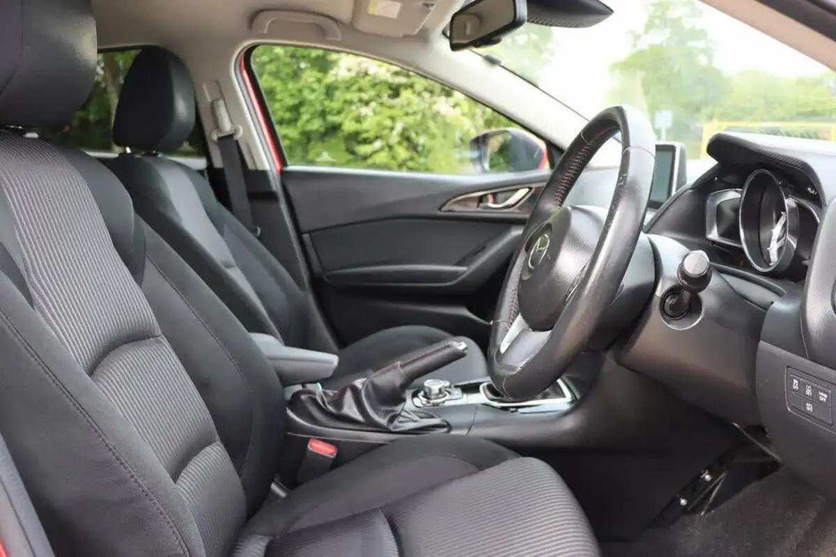 2015-mazda-mazda3-20-sport-nav-120ps-hatchback-5d-big-13