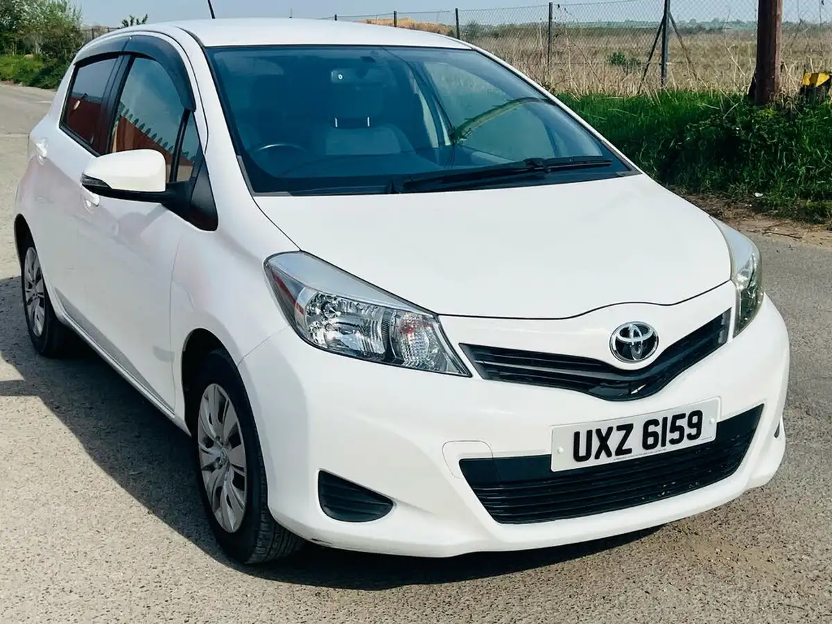 2011-toyota-yaris-133-tr-99bhp-5d-m-drive-s-big-8