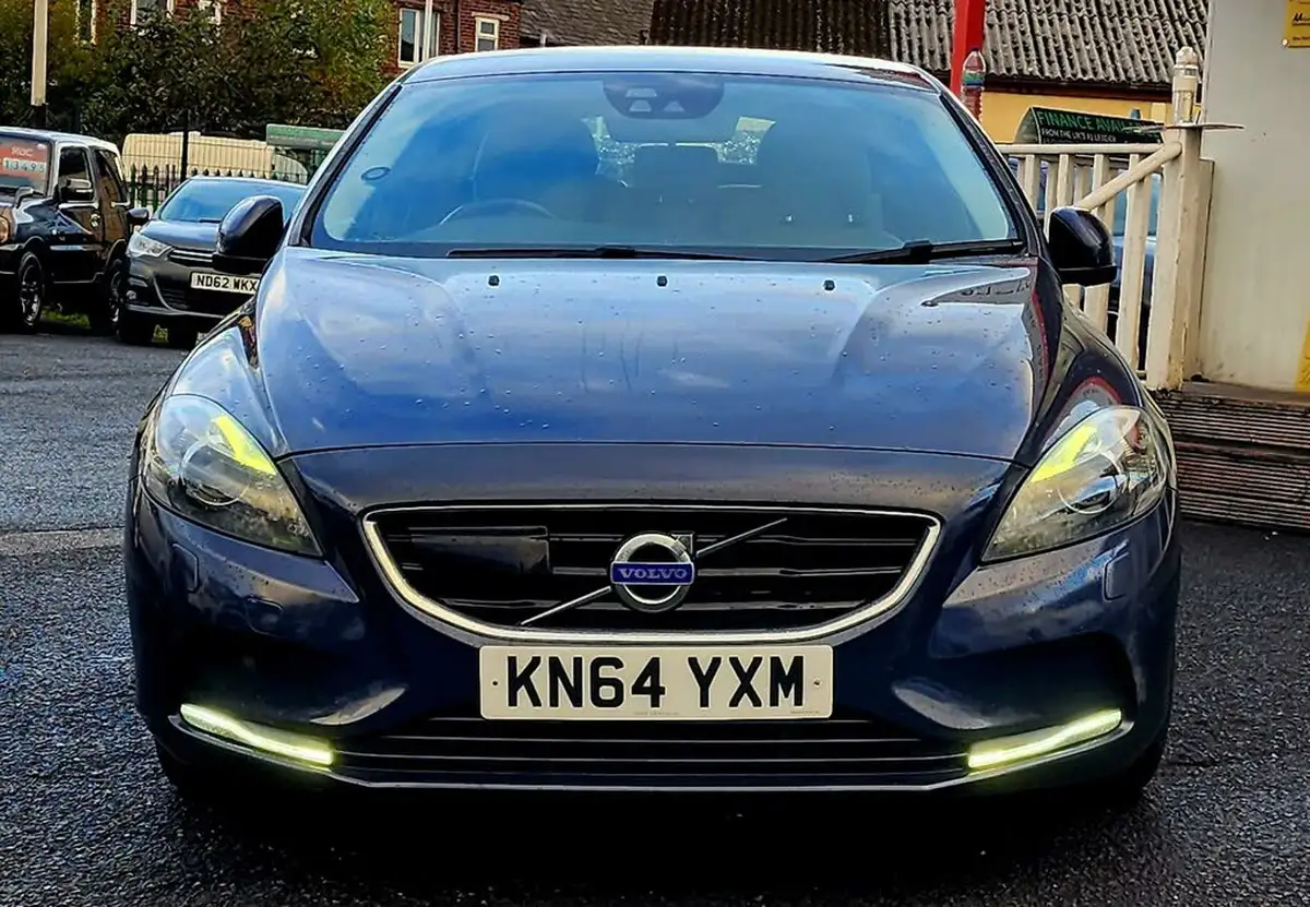 2014-volvo-v40-16td-d2-se-lux-powershift-big-4