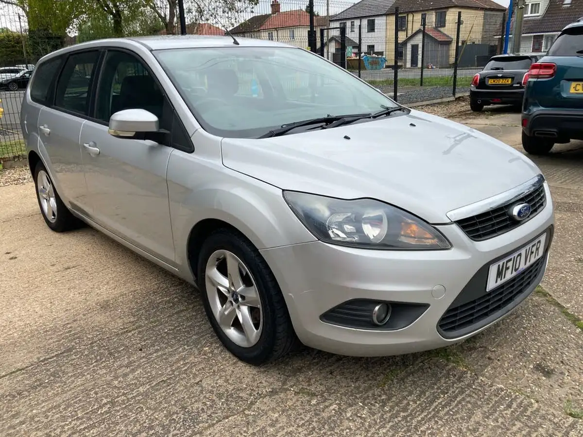 2010-ford-focus-16-titanium-estate-big-5