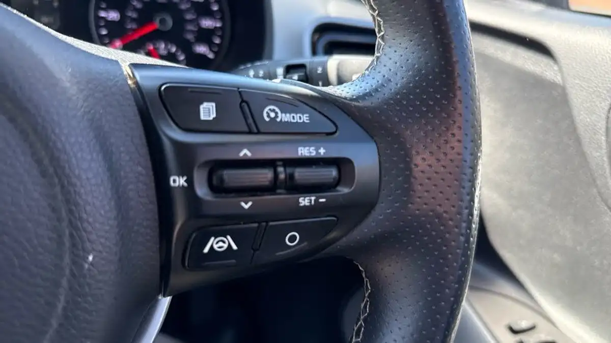 2022-kia-stonic-10-t-gdi-connect-big-36