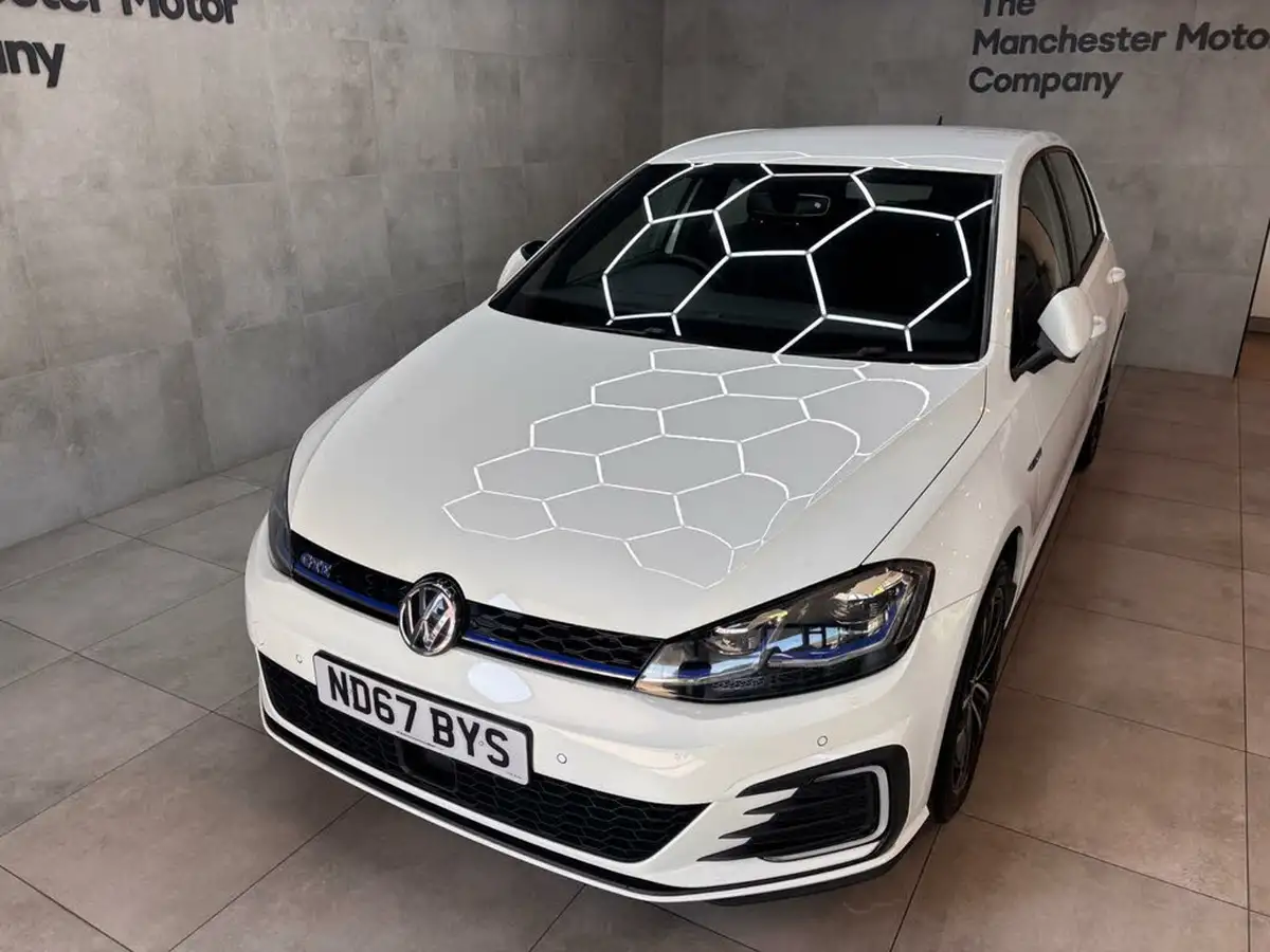 2017-volkswagen-golf-14-tsi-gte-ss-big-2
