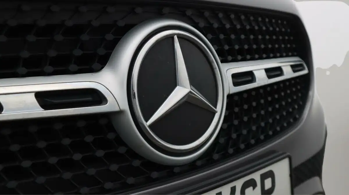 2021-mercedes-benz-gla-class-13-gla-200-sport-executive-big-22