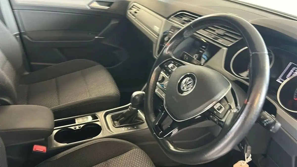 2018-volkswagen-touran-16tdi-se-dsg-big-4