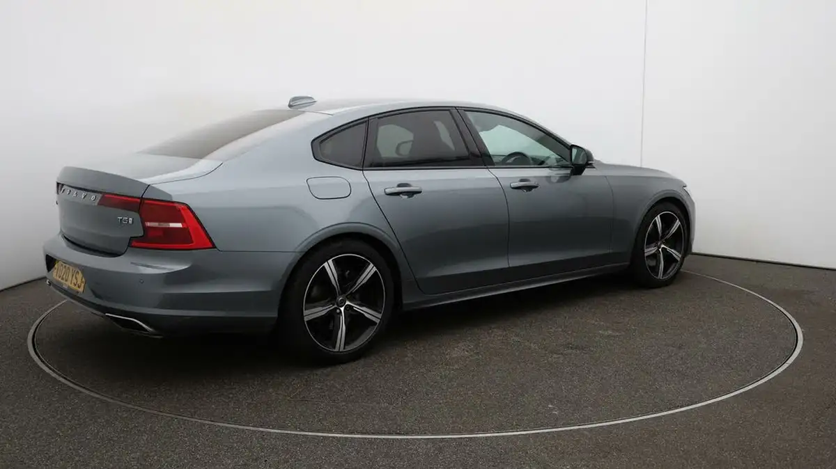 2020-volvo-s60-20-b5-r-design-big-45