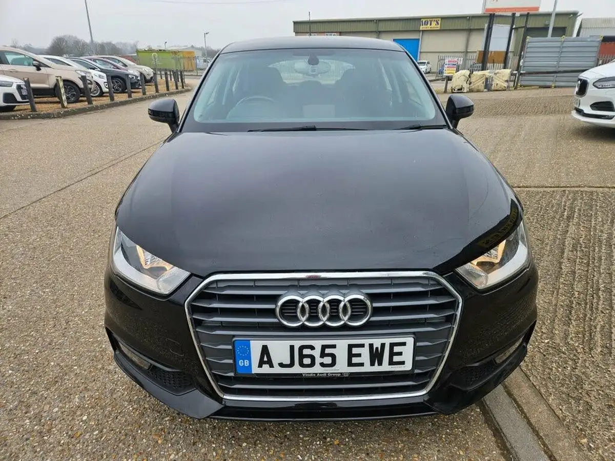 2015-audi-a1-10-sportback-5d-big-2
