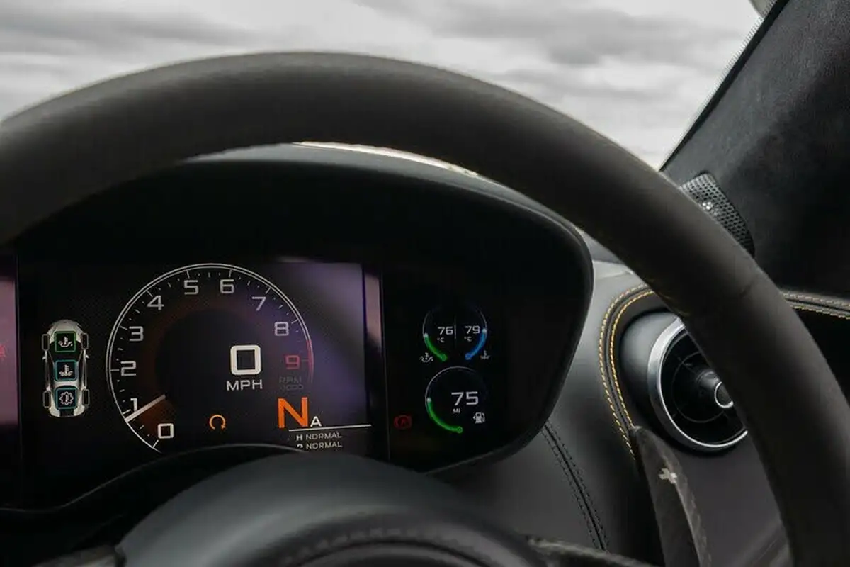 2016-mclaren-540c-38-big-28