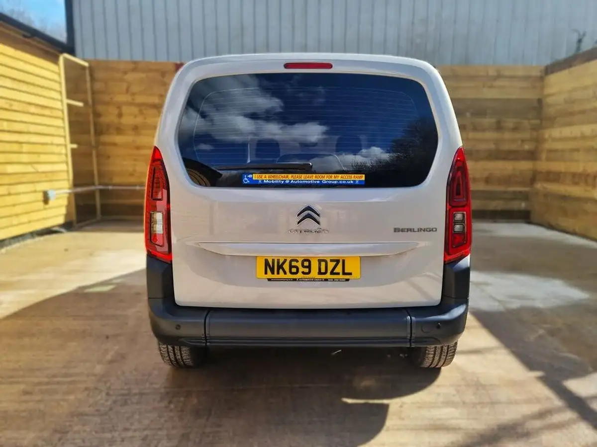 2020-citroen-berlingo-15bluehdi-feel-m-size-100ps-big-12