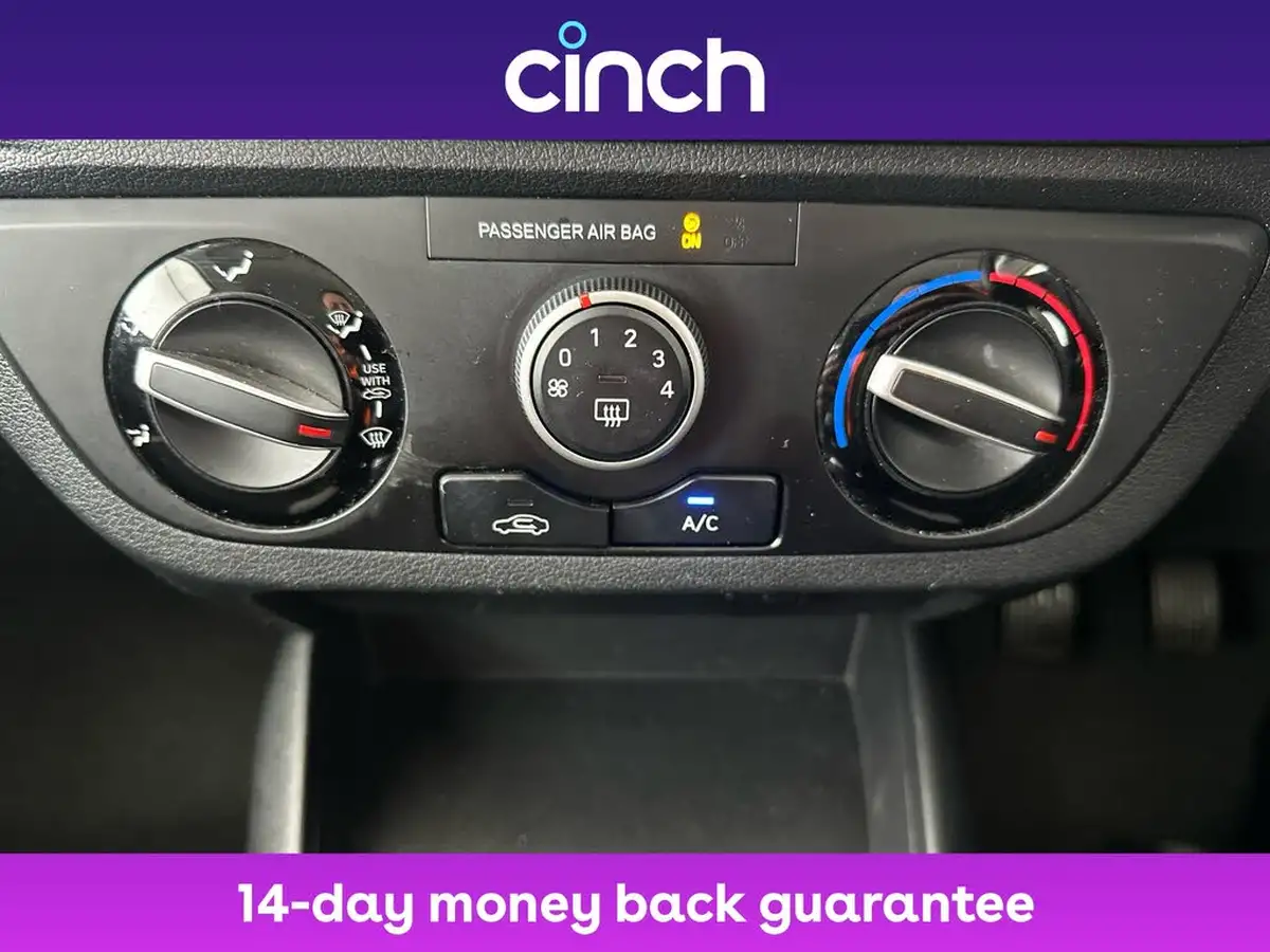 2021-hyundai-i10-12-se-connect-big-23