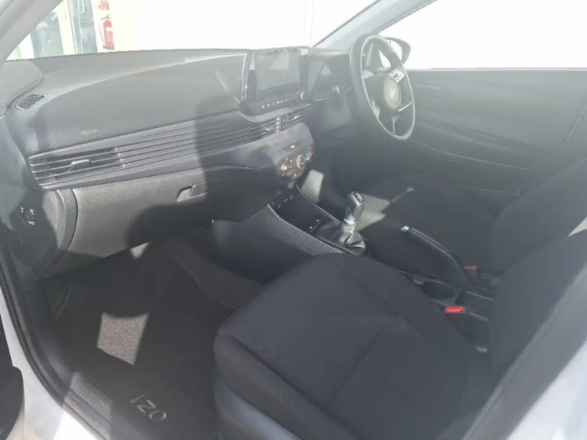 2024-hyundai-i20-10-t-gdi-advance-big-4