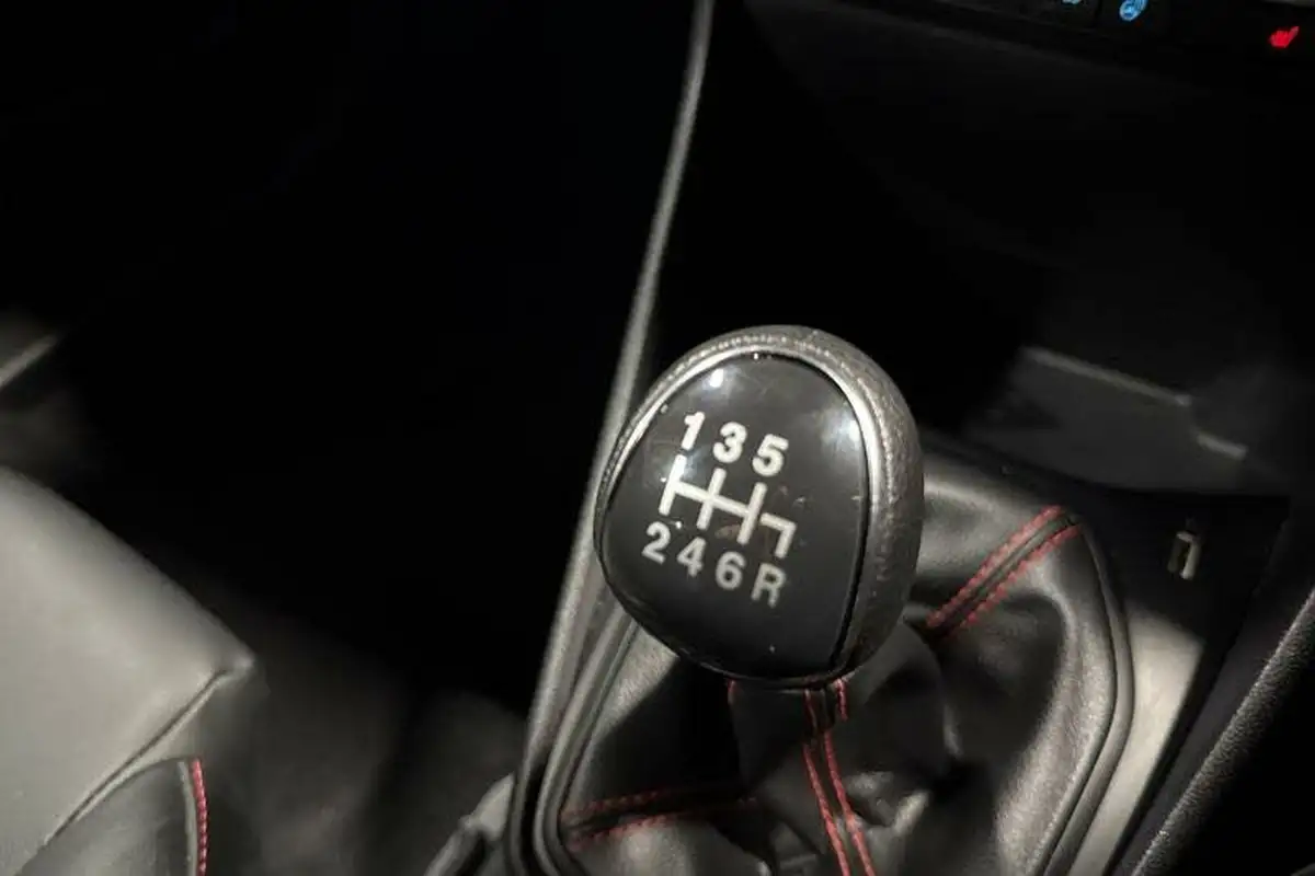 2022-ford-fiesta-10t-st-line-x-100ps-big-28