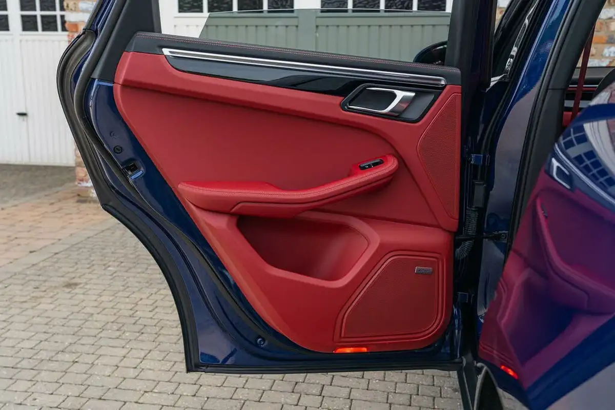 2022-porsche-macan-29-v6-s-big-39