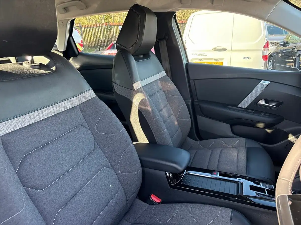 2022-citroen-c4-12-puretech-sense-plus-eat8-big-44