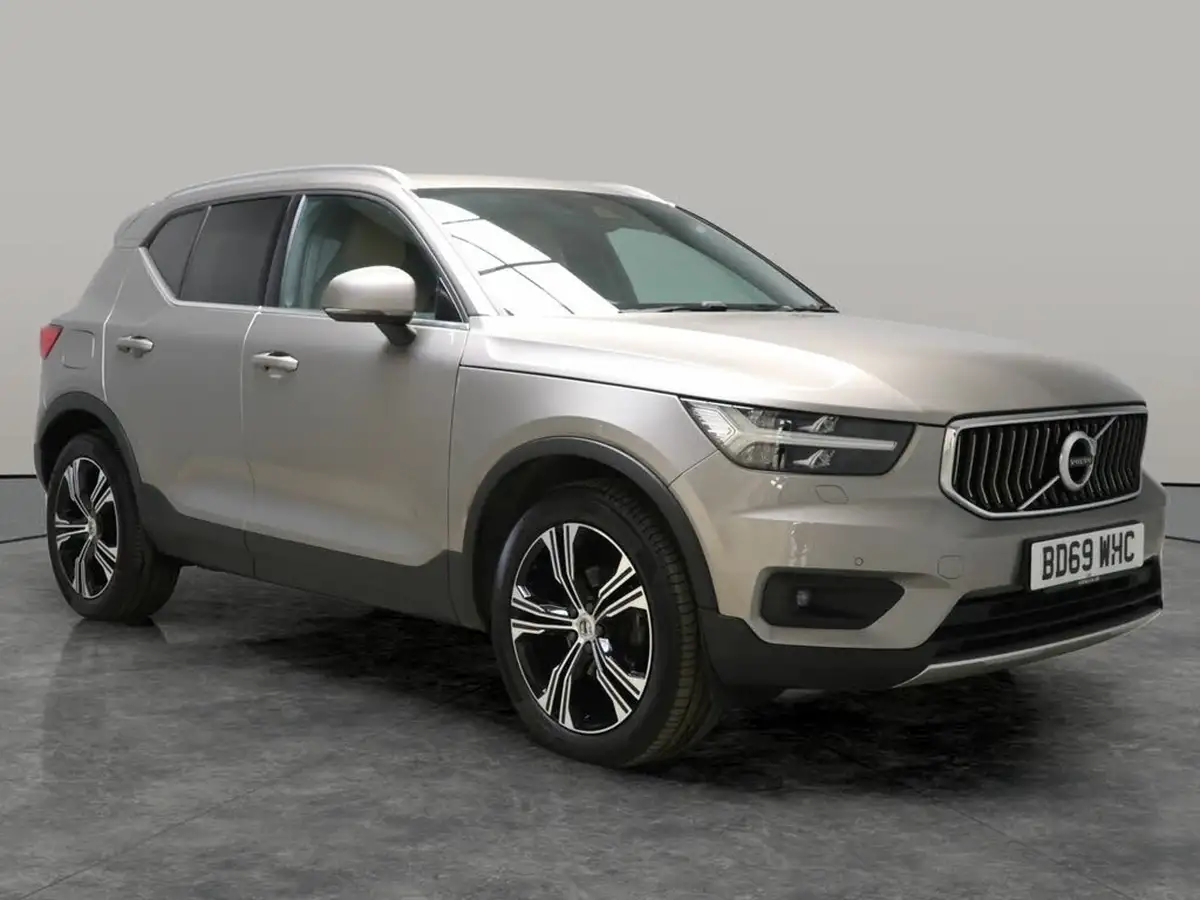 2019-volvo-xc40-20td-d3-inscription-pro-big-8