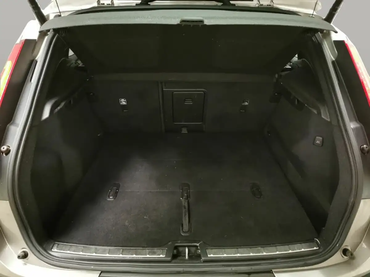 2019-volvo-xc40-20td-d3-inscription-pro-big-31